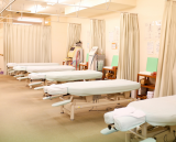 施術室に案内します。