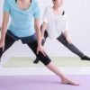 ストレッチする女性